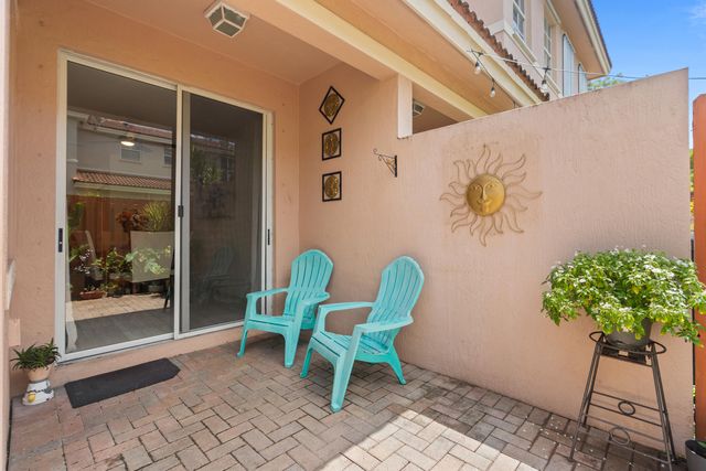 213 Las Brisas Circle, Sunrise, FL 33326