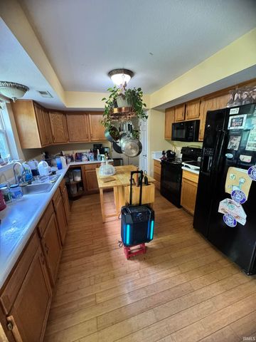 4036 Olivene Cove, New Haven, IN 46774