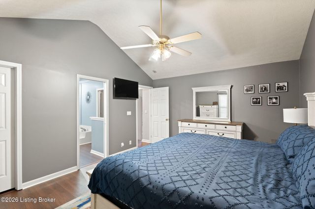 7704 Chloe Chase, Louisville, KY 40219