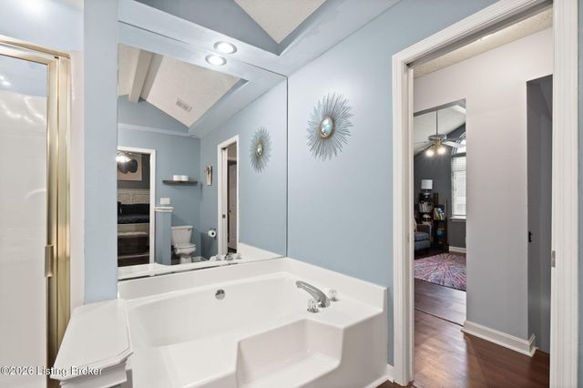 7704 Chloe Chase, Louisville, KY 40219