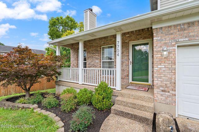 7704 Chloe Chase, Louisville, KY 40219