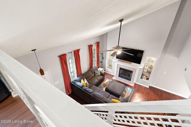 7704 Chloe Chase, Louisville, KY 40219