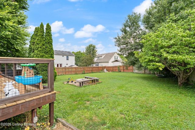 7704 Chloe Chase, Louisville, KY 40219