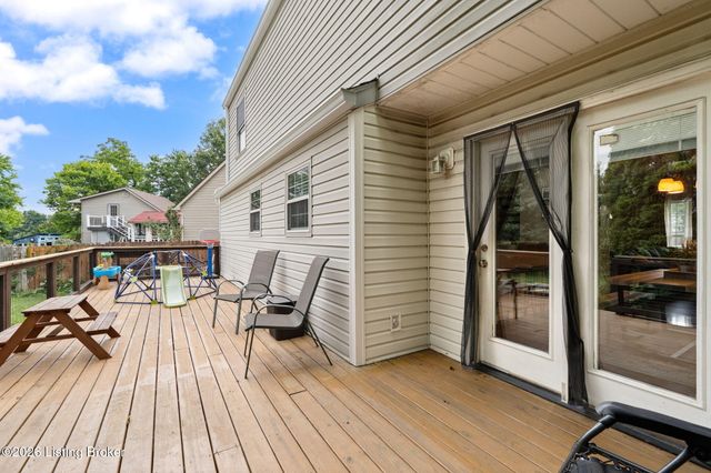 7704 Chloe Chase, Louisville, KY 40219
