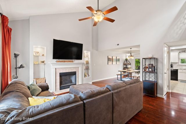 7704 Chloe Chase, Louisville, KY 40219