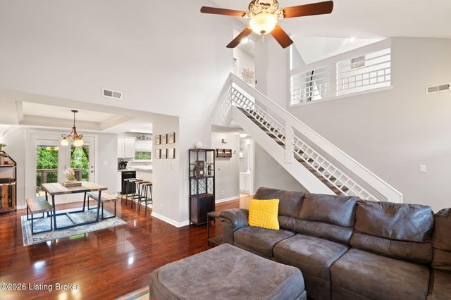 7704 Chloe Chase, Louisville, KY 40219