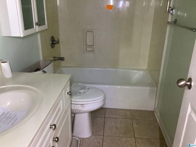 2066 QUEENS COURT, Moody, AL 35004