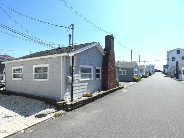 24 E Chadwick Way, Lavallette, NJ 08735