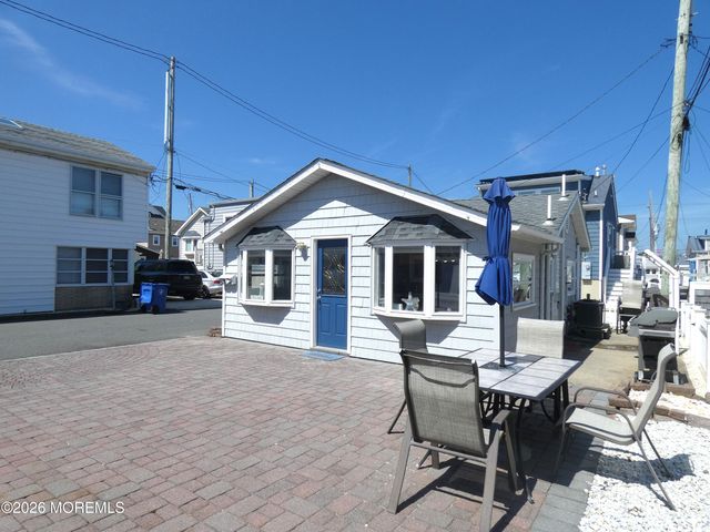 24 E Chadwick Way, Lavallette, NJ 08735