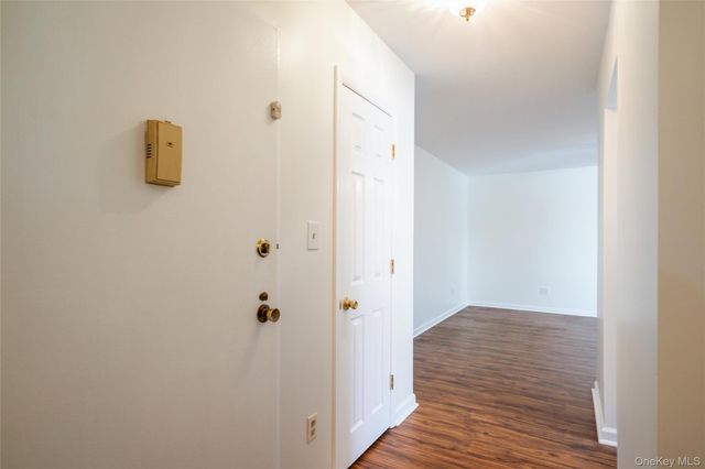 460 Old Town Road 20F, Port Jefferson Station, NY 11776