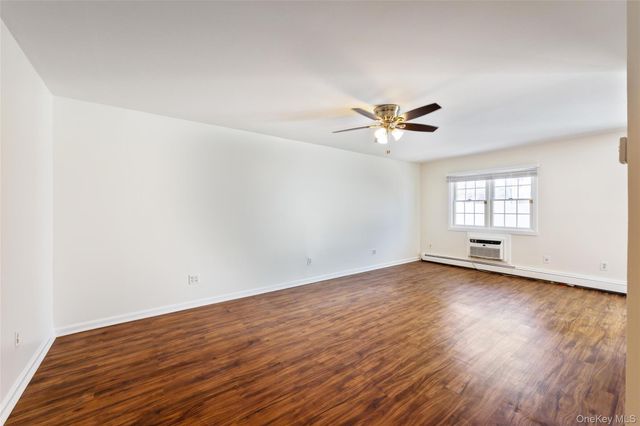 460 Old Town Road 20F, Port Jefferson Station, NY 11776