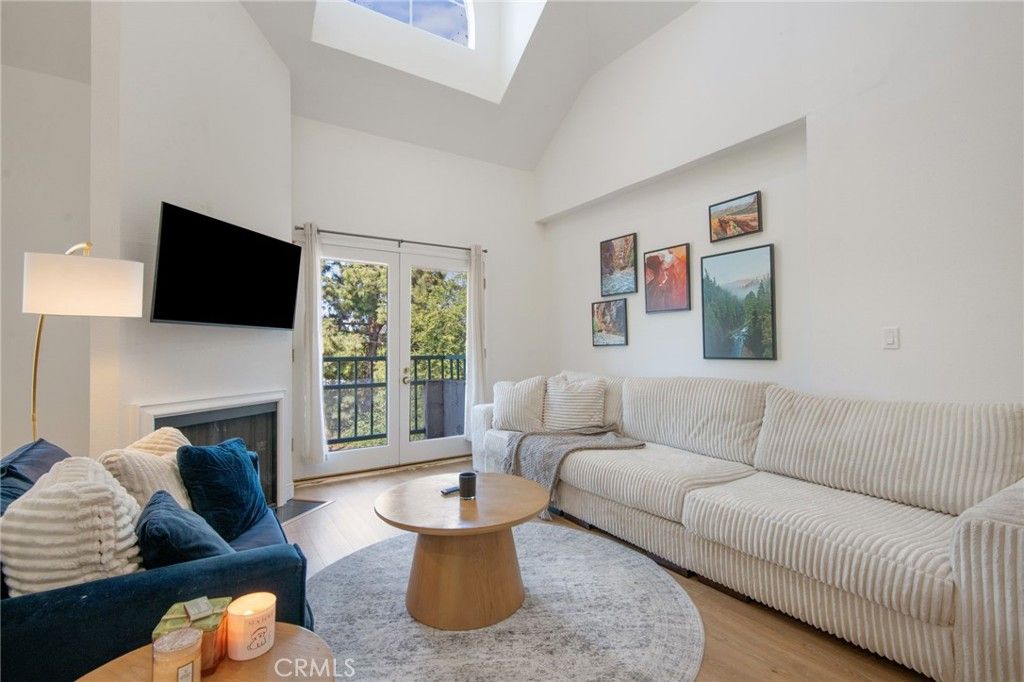 13220 Valleyheart Drive 305, Studio City, CA 91604 — photo 3
