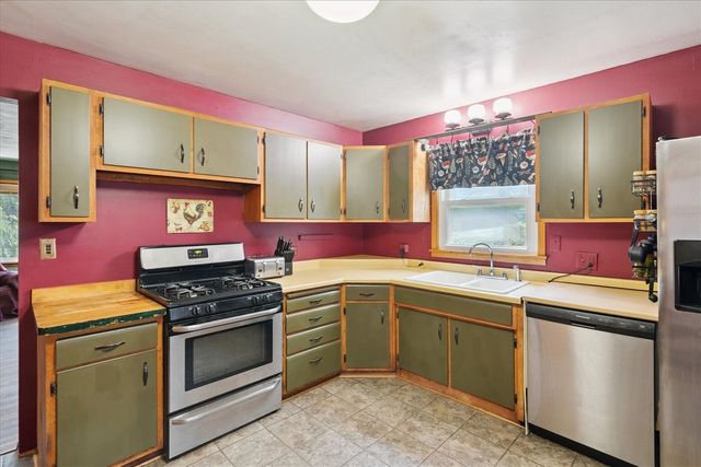 22235 N Bedford Road, Battle Creek, MI 49017