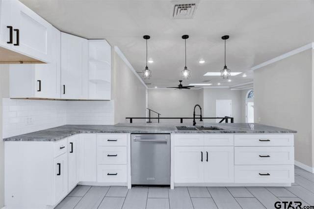 2425 Oak Ln, Tyler, TX 75701