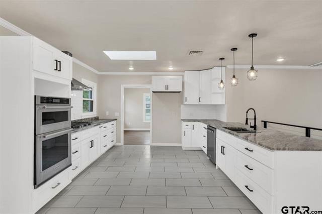 2425 Oak Ln, Tyler, TX 75701