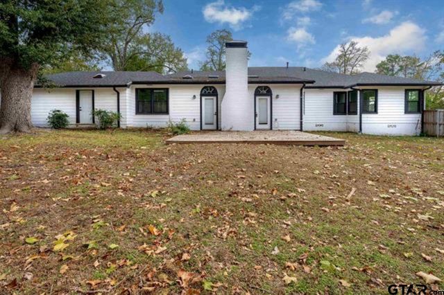 2425 Oak Ln, Tyler, TX 75701