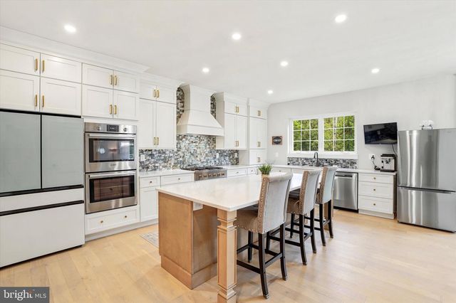 120 IVY MILLS RD, Glen Mills, PA 19342