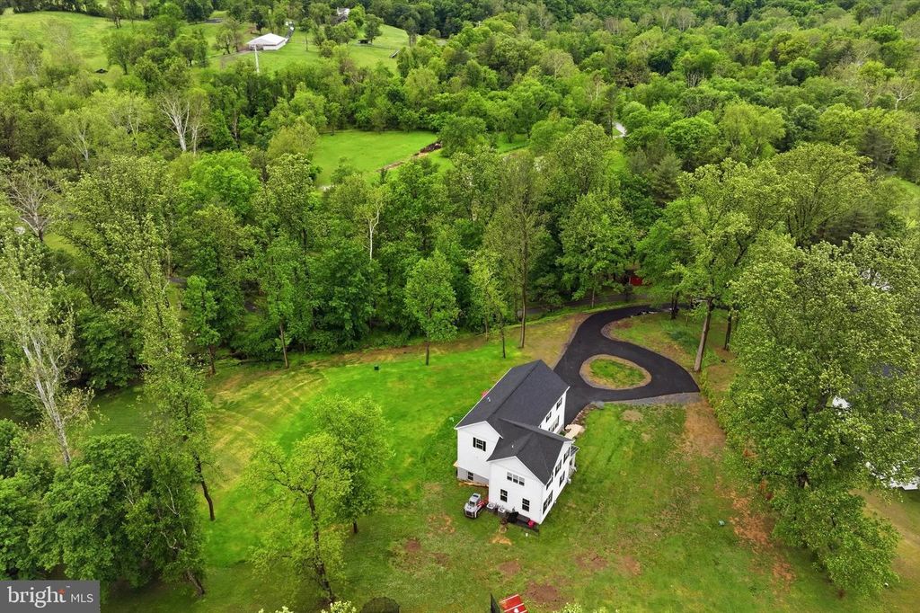 120 IVY MILLS RD, Glen Mills, PA 19342