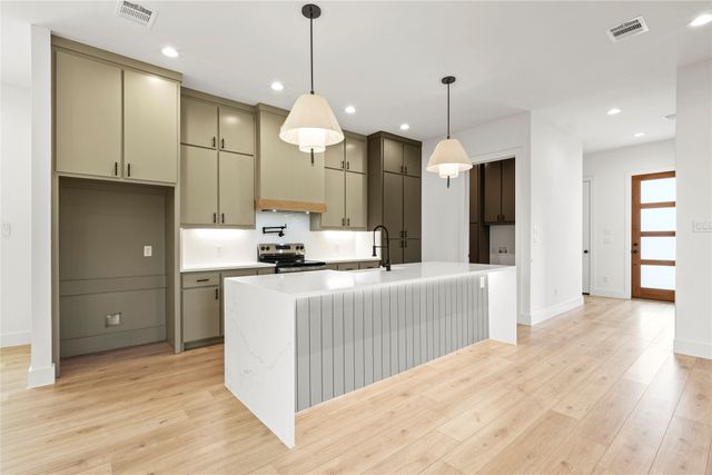1222 Gannon Lane, Desoto, TX 75115