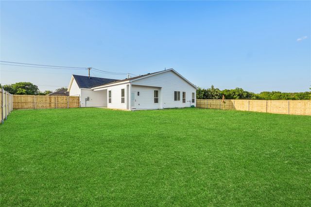 1222 Gannon Lane, Desoto, TX 75115