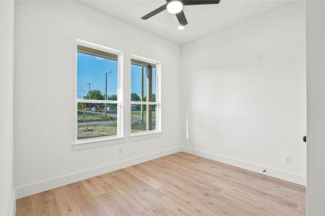 1222 Gannon Lane, Desoto, TX 75115