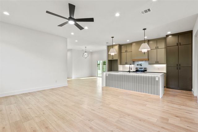 1222 Gannon Lane, Desoto, TX 75115