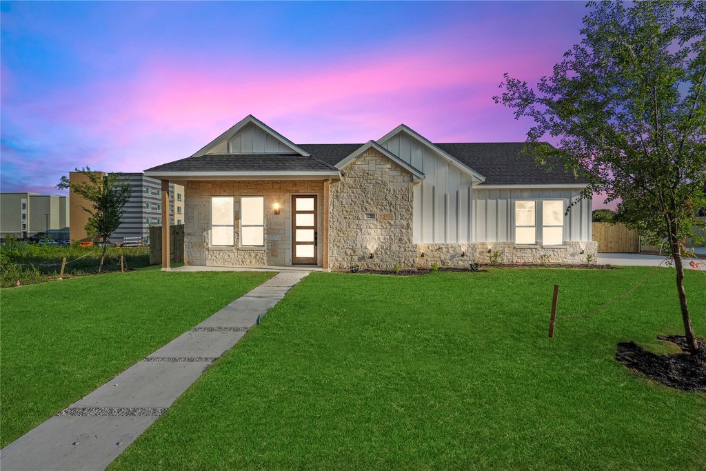 1222 Gannon Lane, Desoto, TX 75115