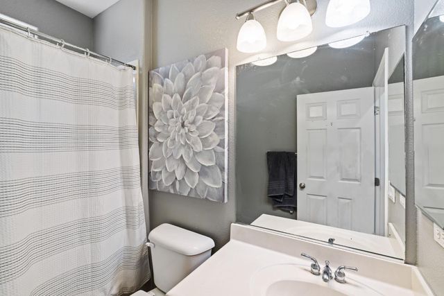 562 Ranger St, Oakdale, CA 95361