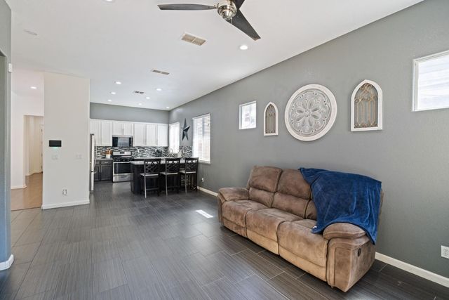 562 Ranger St, Oakdale, CA 95361