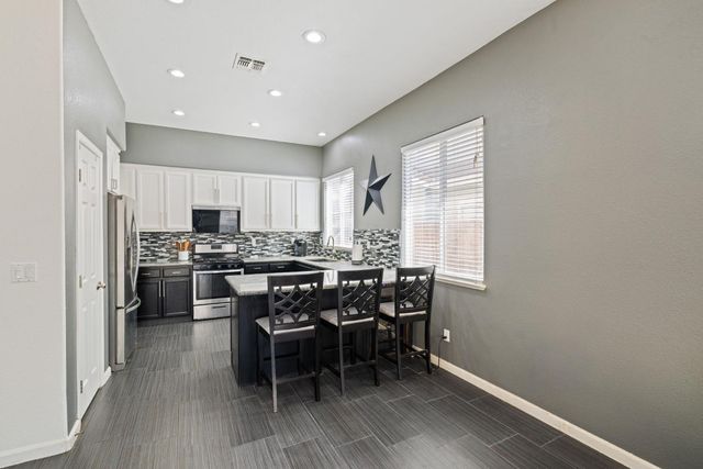 562 Ranger St, Oakdale, CA 95361