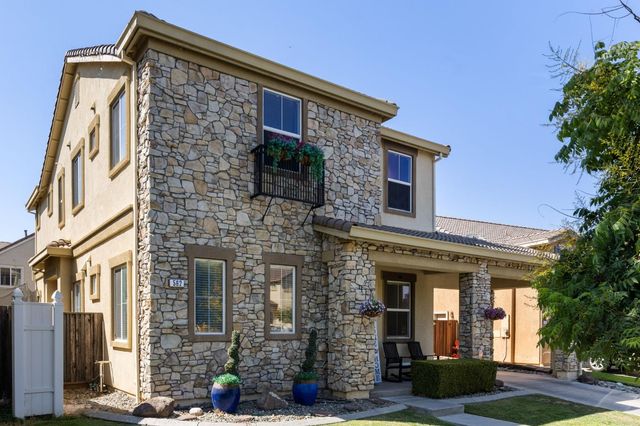 562 Ranger St, Oakdale, CA 95361