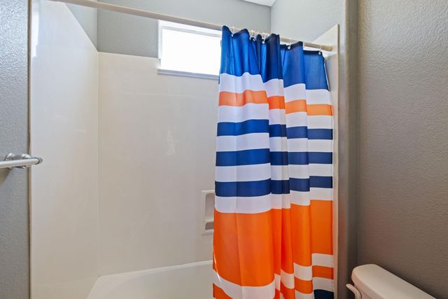 562 Ranger St, Oakdale, CA 95361