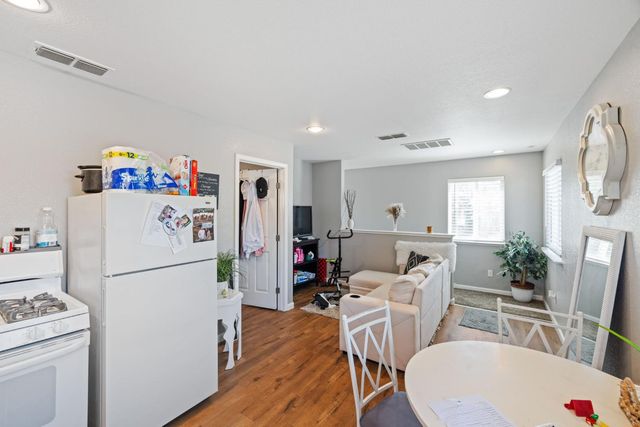 562 Ranger St, Oakdale, CA 95361