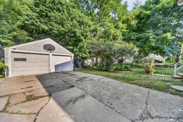 812 N Pine Street, Lansing, MI 48906