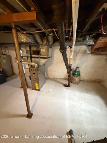 812 N Pine Street, Lansing, MI 48906