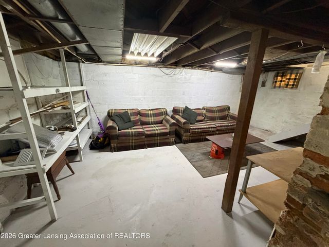 812 N Pine Street, Lansing, MI 48906
