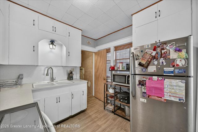 812 N Pine Street, Lansing, MI 48906