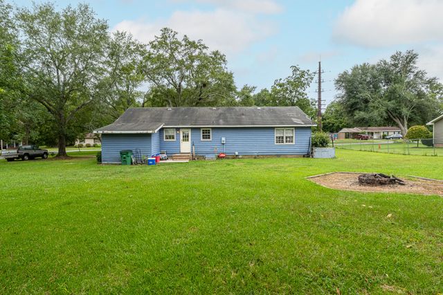 240 Camelia Street, Barnwell, SC 29812