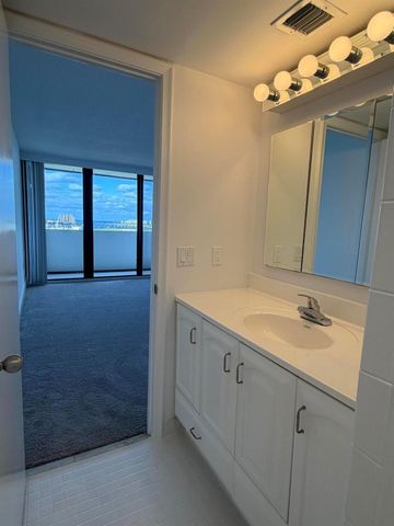 5600 N Flagler Drive 2006, West Palm Beach, FL 33407