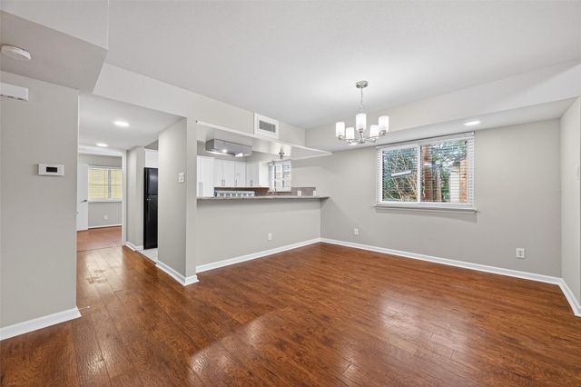 1114 Augusta Drive 10, Houston, TX 77057