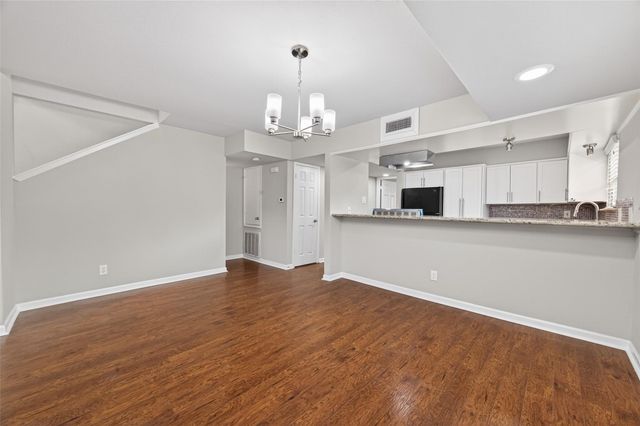 1114 Augusta Drive 10, Houston, TX 77057