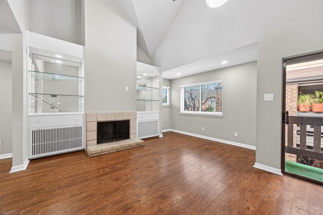 1114 Augusta Drive 10, Houston, TX 77057