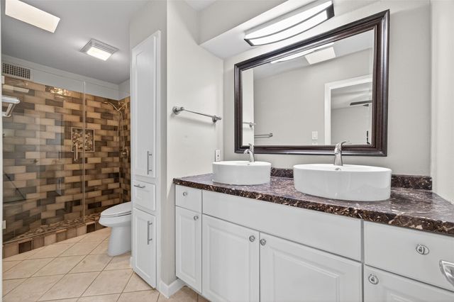 1114 Augusta Drive 10, Houston, TX 77057