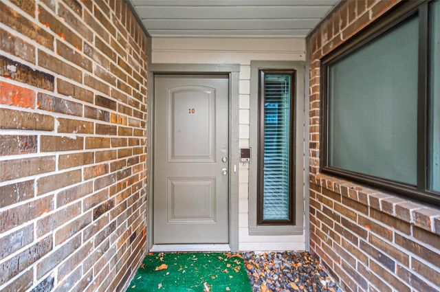 1114 Augusta Drive 10, Houston, TX 77057