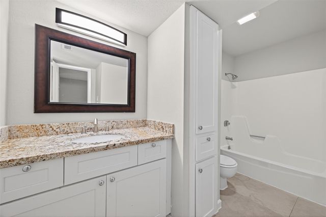 1114 Augusta Drive 10, Houston, TX 77057