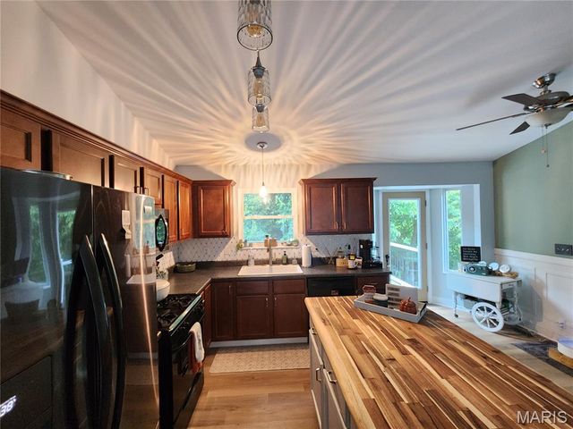 3605 N Meadow Mill Drive, Arnold, MO 63010