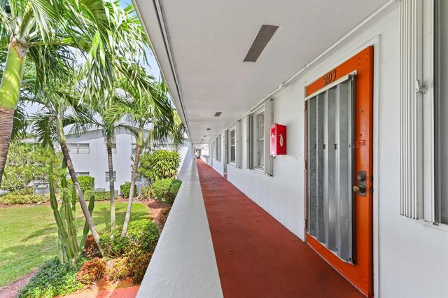 203 Ellesmere D, Deerfield Beach, FL 33442