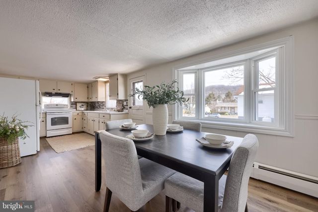 351 E FULTON ST, Ephrata, PA 17522