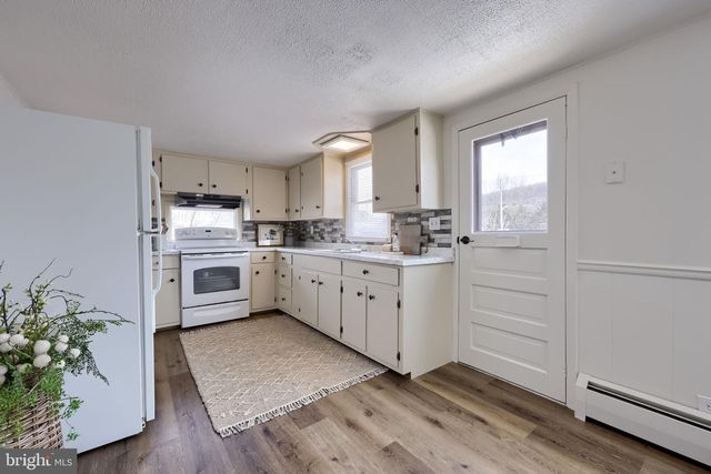 351 E FULTON ST, Ephrata, PA 17522