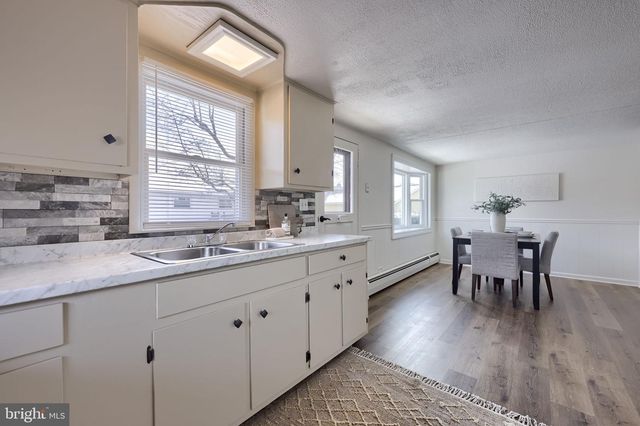 351 E FULTON ST, Ephrata, PA 17522